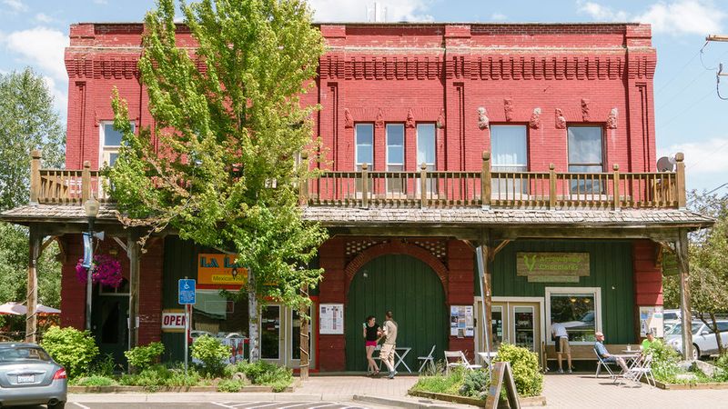 Tour Stunning DIY Oregon Hotel Makeover Sunset Magazine